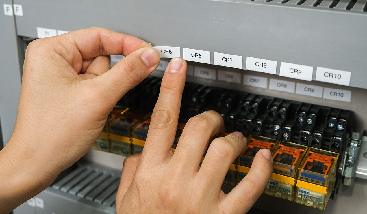 Anh trai ngành điện và tự động hóa